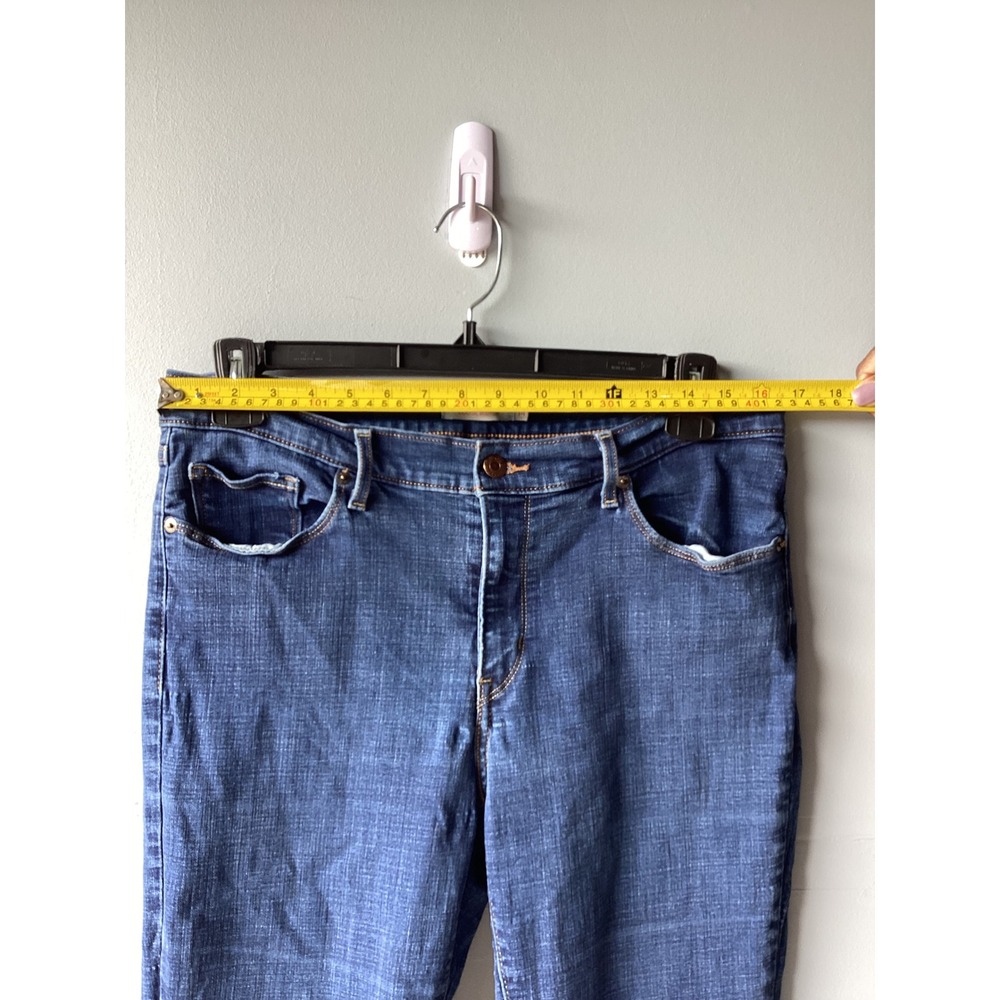 Levis Classic Bootcut Jeans Womens 14 Medium Wash Blue Denim Mid Rise Pants - Picture 3 of 7